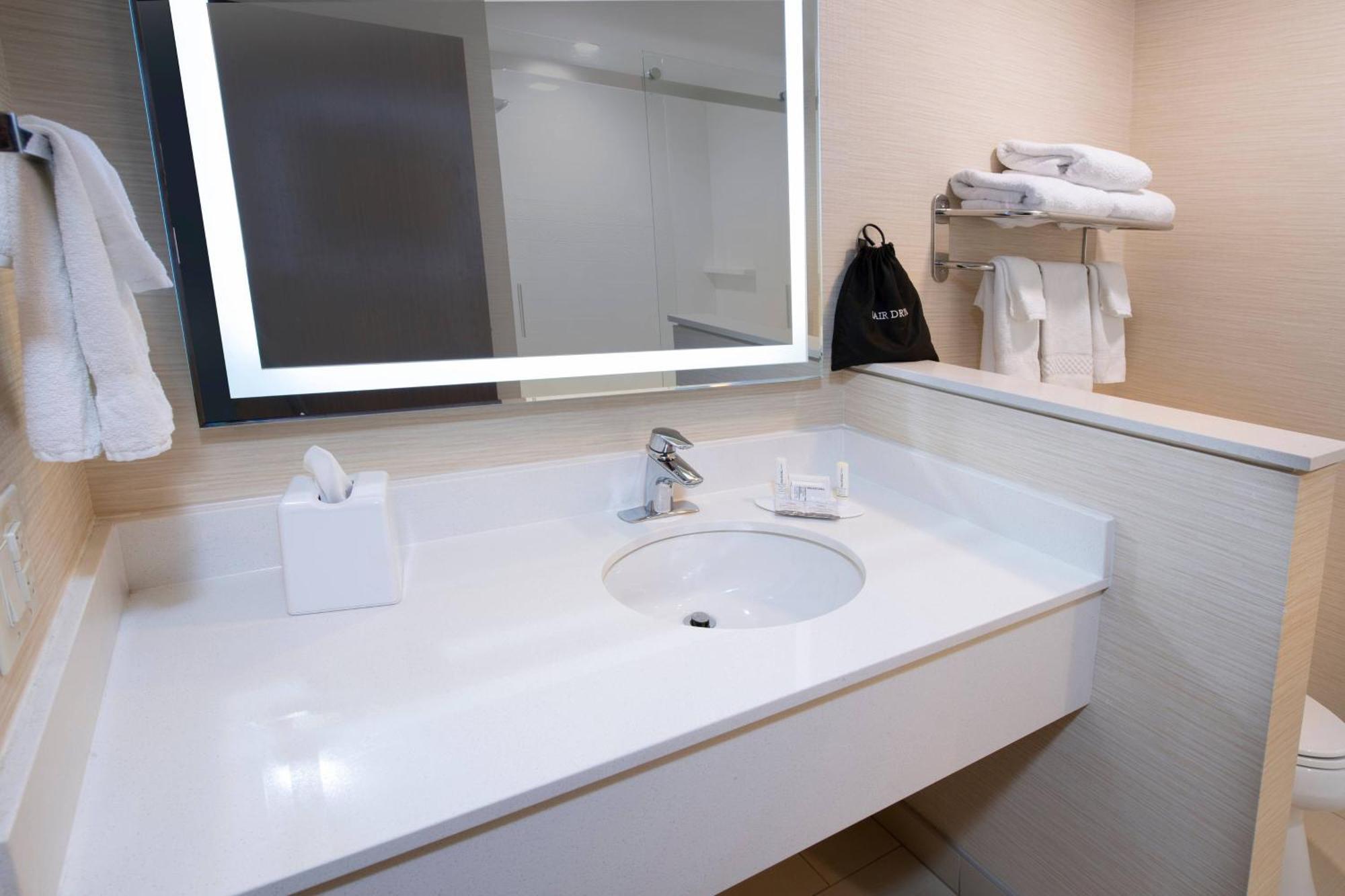 Fairfield Inn & Suites By Marriott Edmonton North Zewnętrze zdjęcie